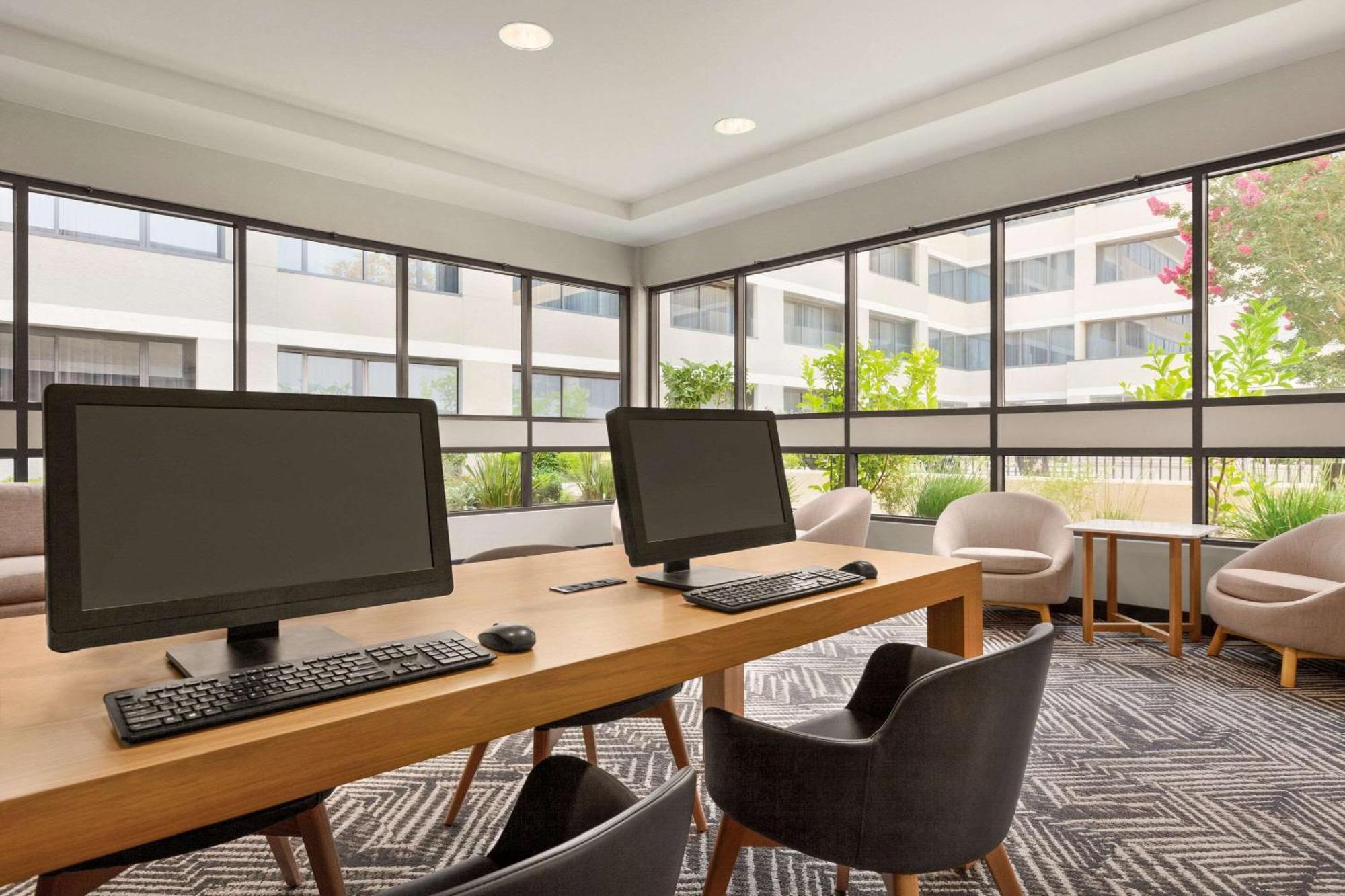 Radisson Hotel Sunnyvale - Silicon Valley Экстерьер фото